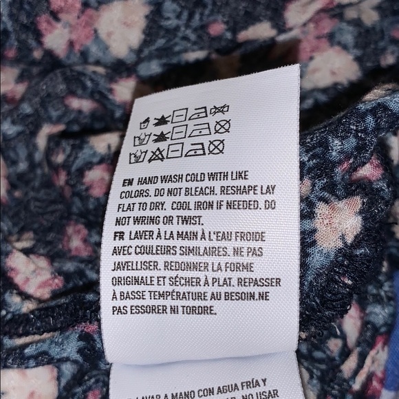 American Eagle floral off the shoulder top - Picture 4 of 4